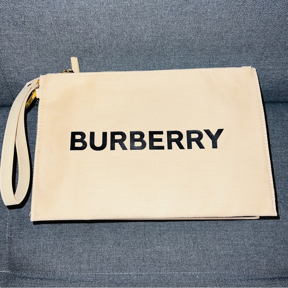 Burberry Wristlet (NWT)!